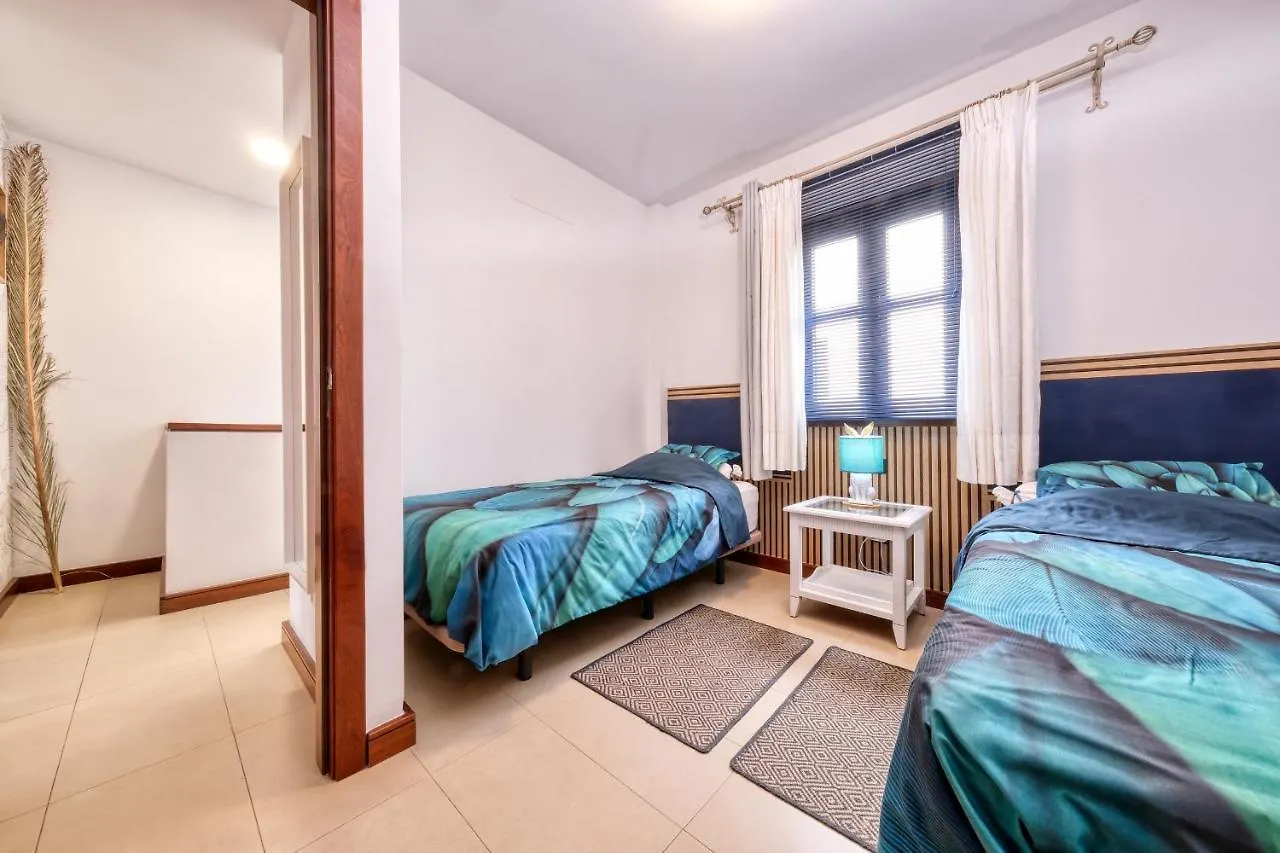 Casa Bleu 2 Floors ,2 Bedrooms ,Equipped Kitchen ,Balcony ,Terrace And Grill Puerto Calero