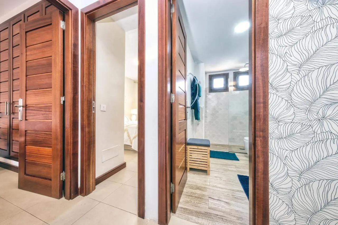 Tatil Evi Casa Bleu 2 Floors ,2 Bedrooms ,Equipped Kitchen ,Balcony ,Terrace And Grill Puerto Calero