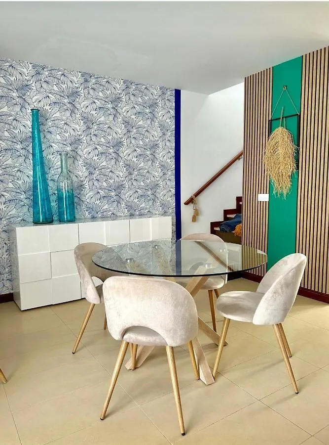 Tatil Evi Casa Bleu 2 Floors ,2 Bedrooms ,Equipped Kitchen ,Balcony ,Terrace And Grill Puerto Calero İspanya